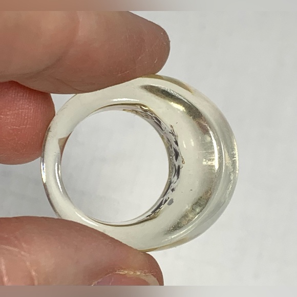 Vintage Clear Lucite Reverse Painted Lilac Floral Bubble Domed Ring size 6.5 - Picture 3 of 9